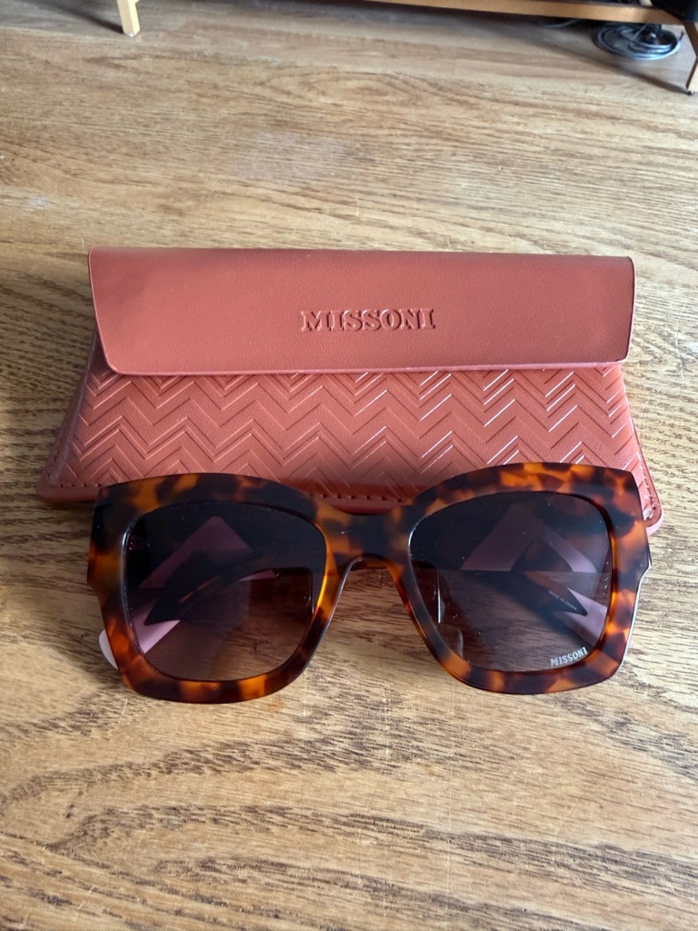 Missoni Womens Tortoiseshell Sunglasses with Brown Case